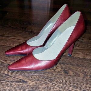 BCBGirls Rust Color Metallic Pump Heels GUC Size 6 1/2